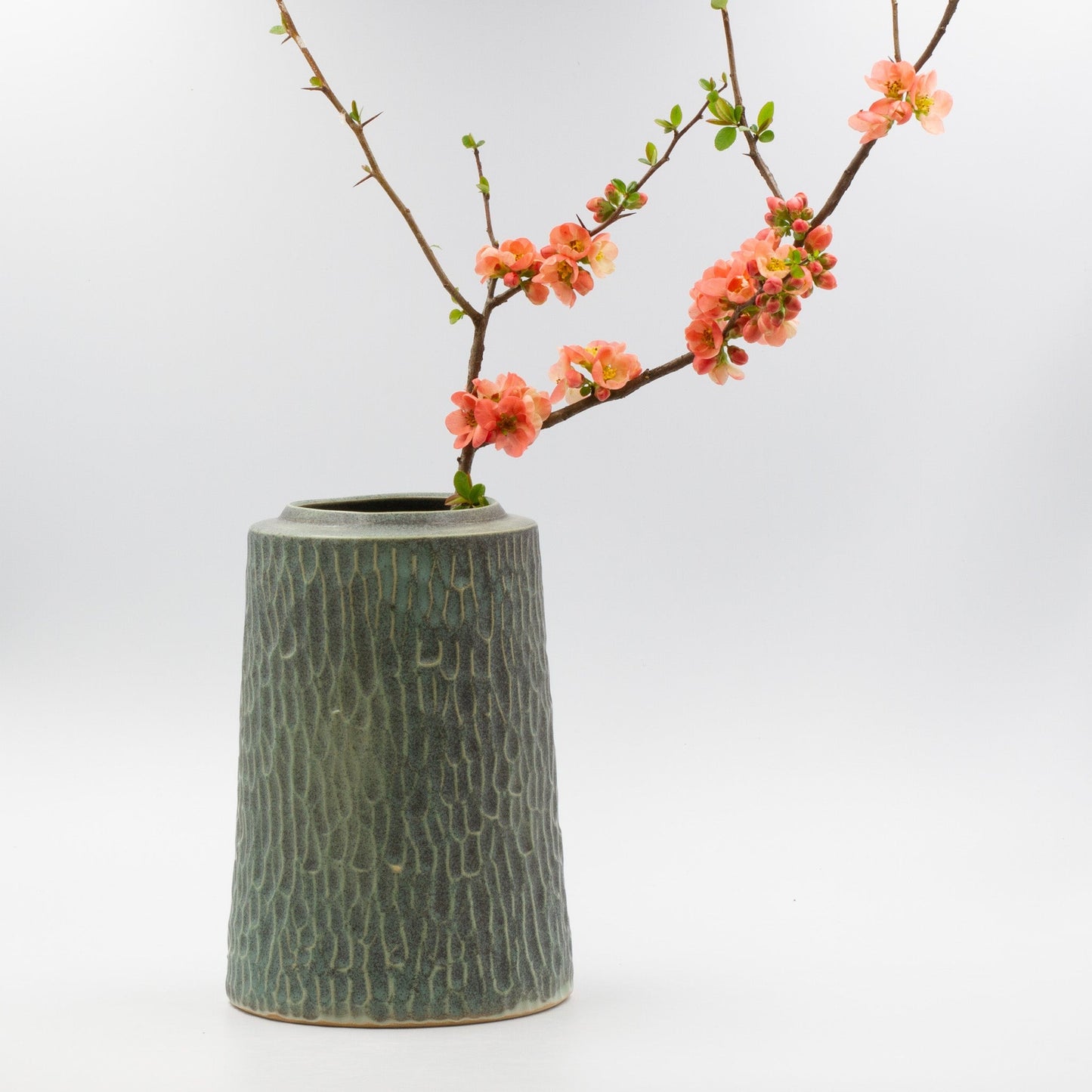 Handmade Yarn Vase carved Big