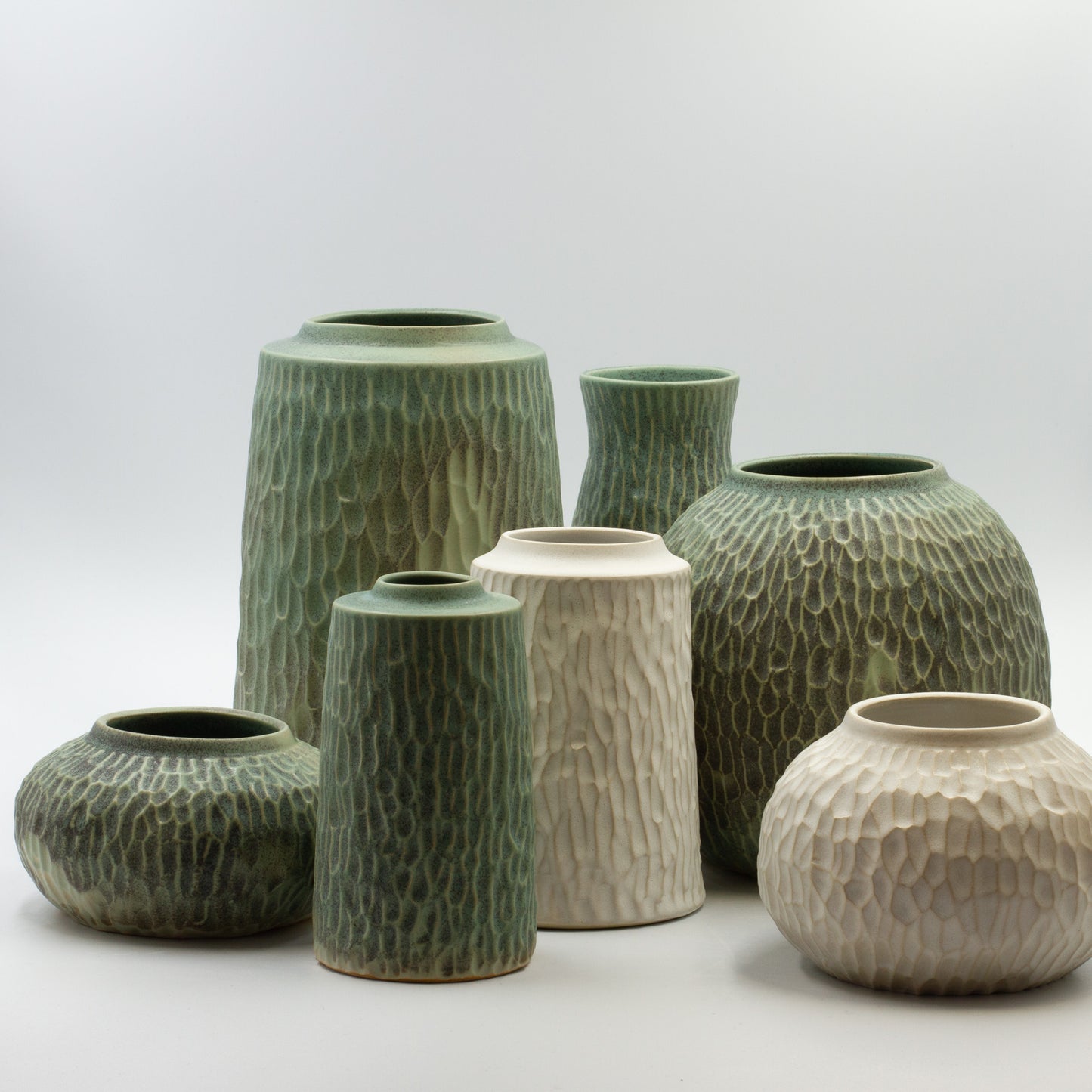 Handmade Yarn Vase carved Big